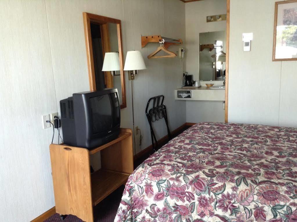 Lighthouse View Motel Mackinaw City Exteriör bild
