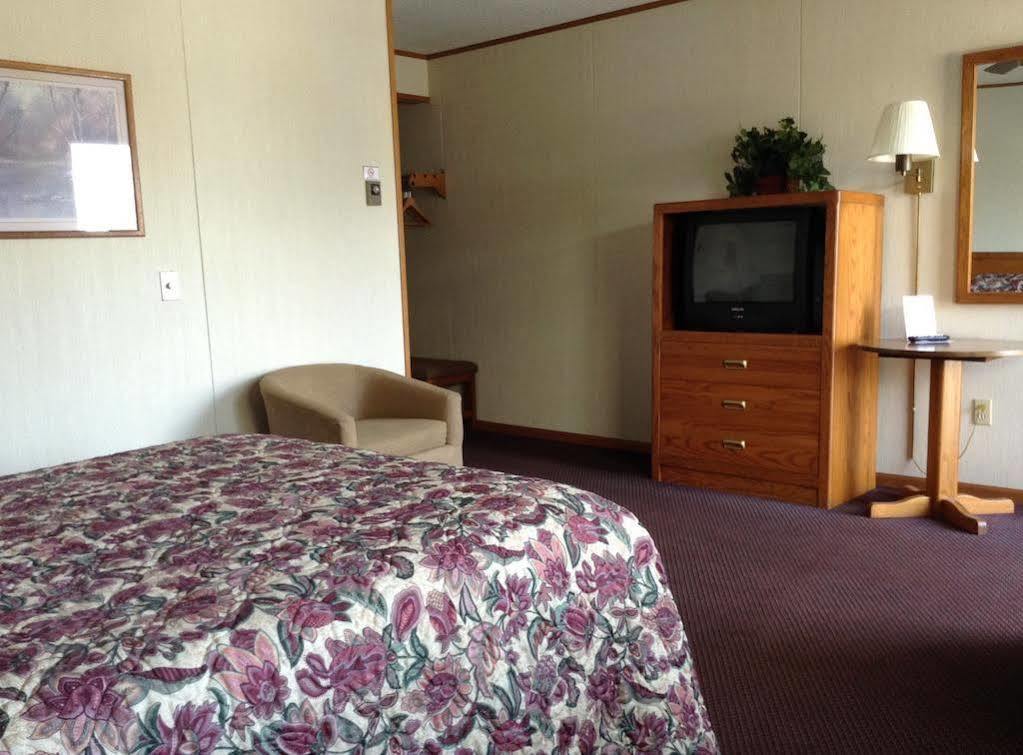 Lighthouse View Motel Mackinaw City Exteriör bild